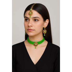 Emerald Elegance Jewelry Set - Traditional Green Beaded Choker, Earrings, and Pendant